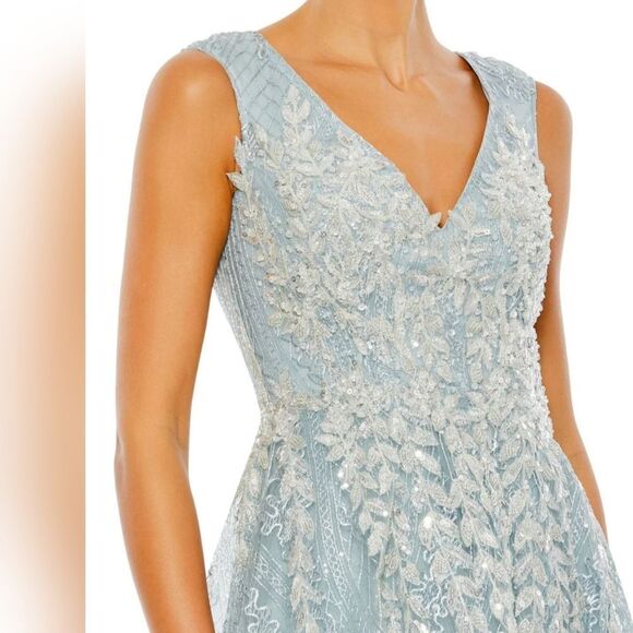 Mac Duggal (20312) EMBROIDERED SLEEVELESS A LINE GOWN NWT size 10 Ice Blue - Picture 3 of 7